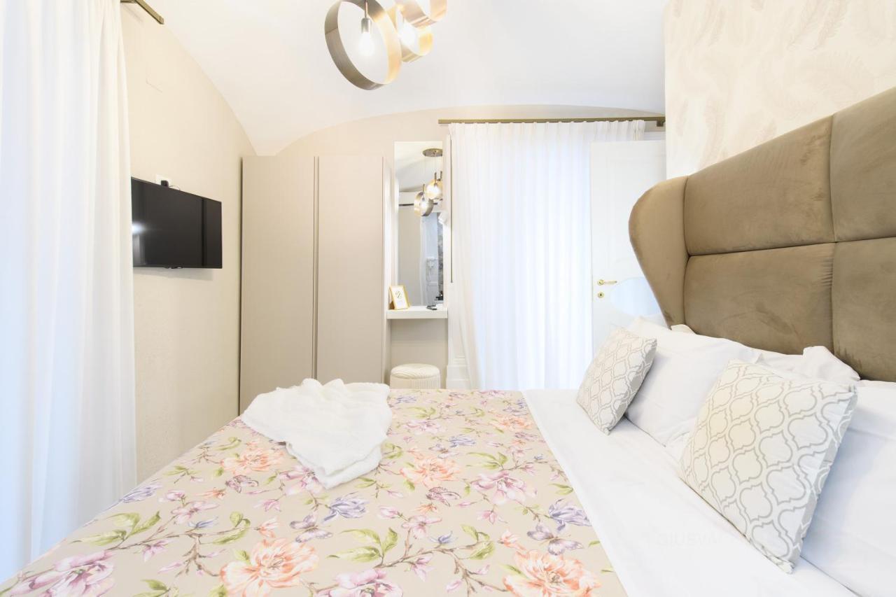 Grandapartments Via Toledo Napoli Dış mekan fotoğraf